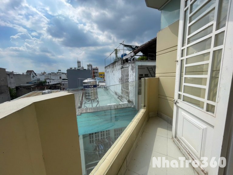 VẪN TRỐNG PHÒNG Ạ (có ban công 3tr8, kbcong3tr3)