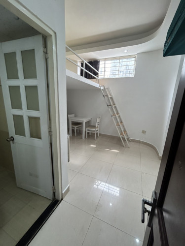 Cho thuê căn hộ duplex (có gác), Q10, đường Tô Hiến Thành, gần Vòng Xoay Dân Chủ, chợ Hoà Hưng, Go Miền Đông