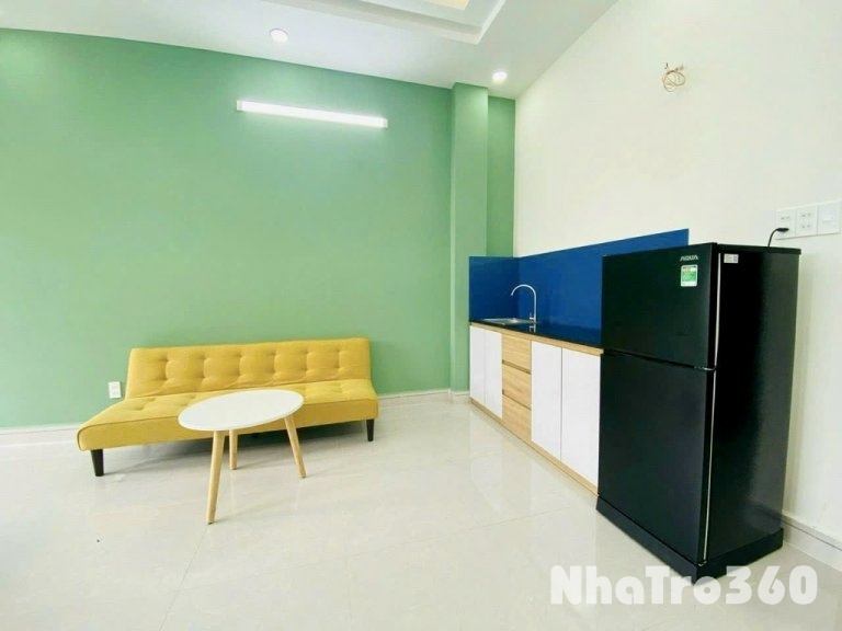 STUDIO RỘNG, ban công , Full nội thất,gần RMIT UEH