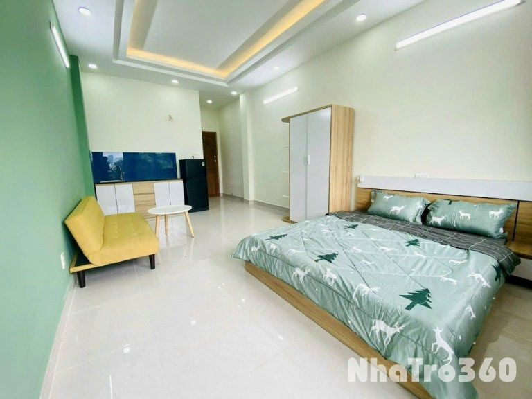 STUDIO RỘNG, ban công , Full nội thất,gần RMIT UEH