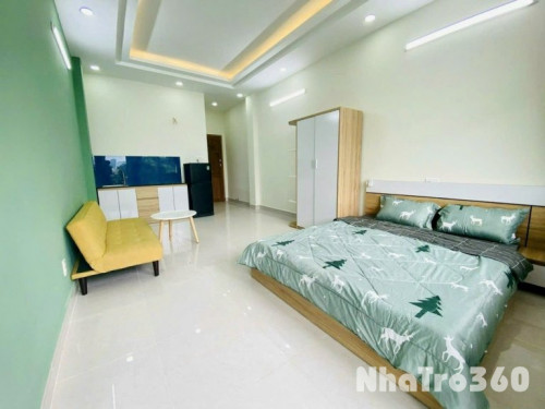 STUDIO RỘNG, ban công , Full nội thất,gần RMIT UEH