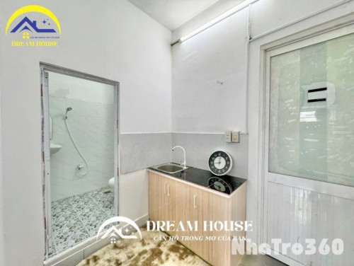 Full nội thất, studio, ban công, tách bếp, giá rẻ