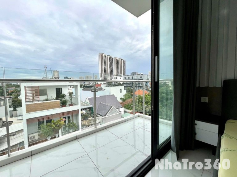 Căn hộ 1 phòng ngủ ban công gần sân bay