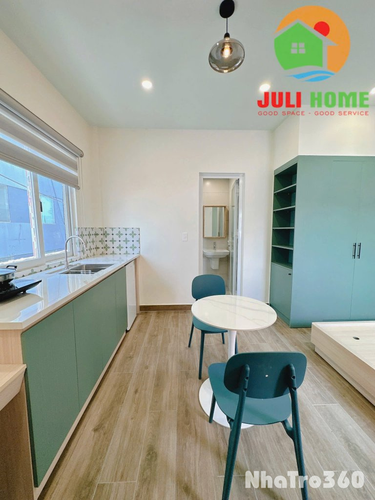 Cho thuê căn hộ ban công, Q1, Đường Huỳnh Khương Ninh, gần Chợ Tân Đinh, Công Viên Lê Văn Tám, Cầu Bông