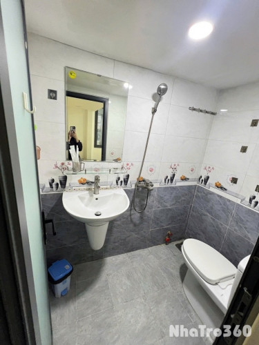 Căn hộ 1 phòng ngủ full nội thất gần sân bay