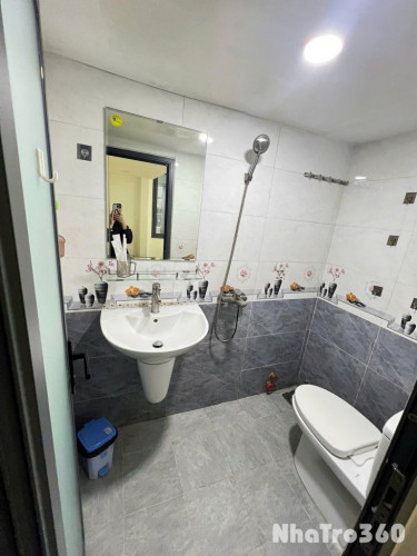 Cho thuê căn hộ cao cấp có nội thất đường Bùi Thị Xuân gần sân bay Tân Sơn Nhất.