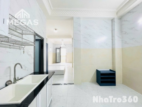 Full nội thất, ban công, tự do, thang máy, giá rẻ