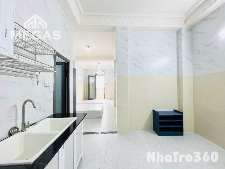 Full nội thất, ban công, tự do, thang máy, giá rẻ