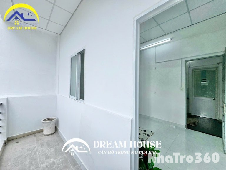 Full nội thất, studio, ban công, tách bếp, giá rẻ