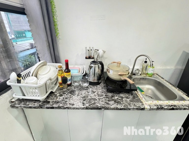Căn hộ 1 phòng ngủ full nội thất gần sân bay