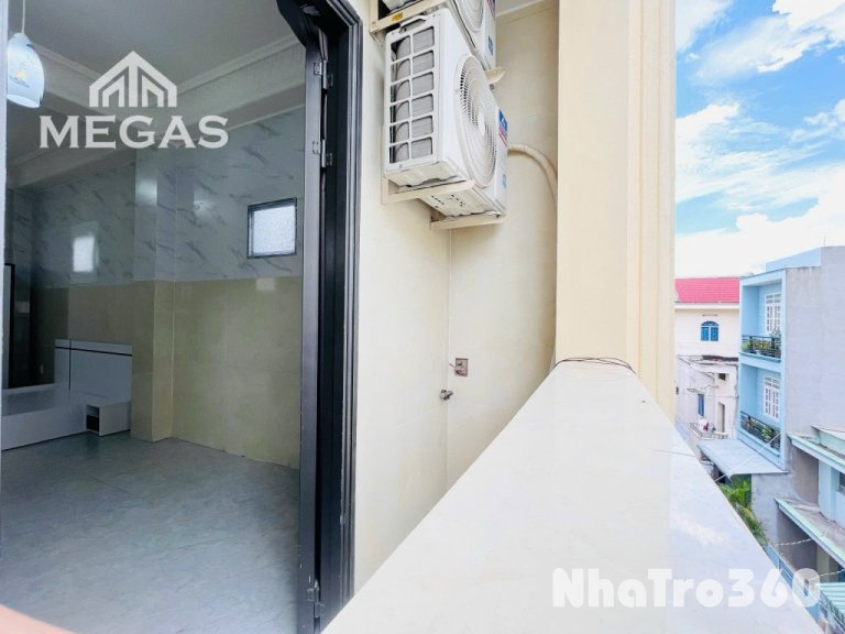 Full nội thất, ban công, tự do, thang máy, giá rẻ