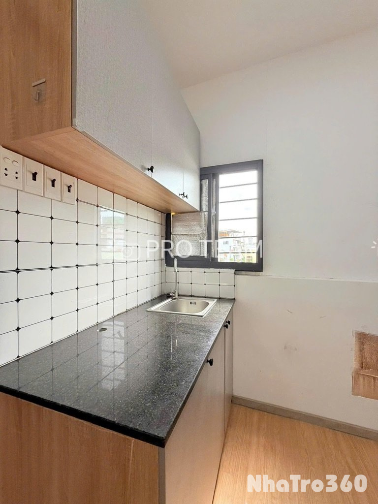 Gần VAA – HUFLIT – HUIT – VHU. Studio 30m2 cửa sổ