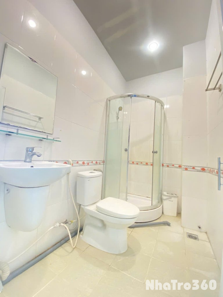 Studio ban công lớn Q1 - gần chợ Tân Định, công viên Lê Văn Tám, vòng xoay Điện Biên Phủ,....