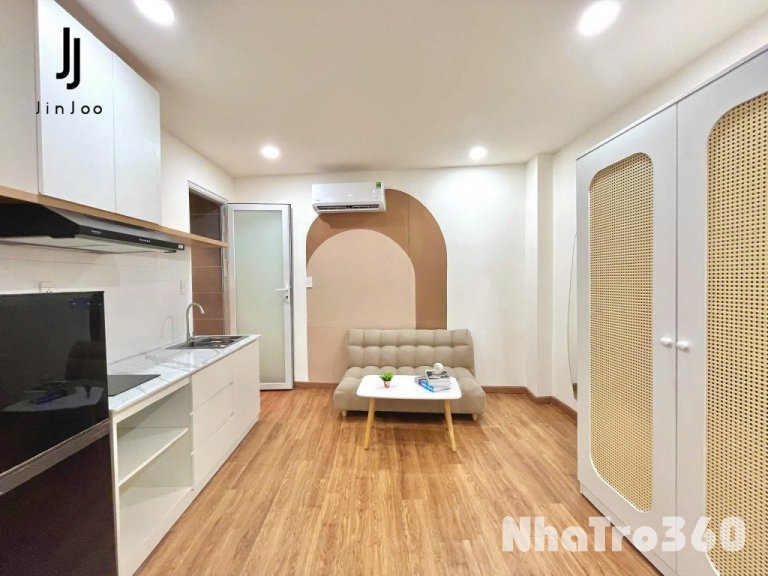 Trống sẵn căn hộ full NT cửa sổ trời gần sân bay