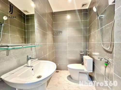 Trống sẵn căn hộ full NT cửa sổ trời gần sân bay