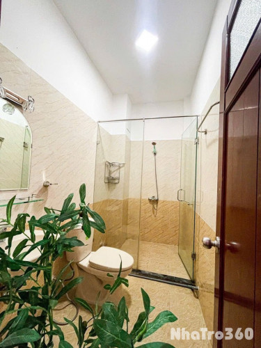 Vừa trống sẵn căn hộ 1pn ban công gần sân bay TSN