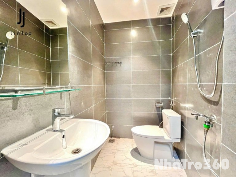 Trống sẵn căn hộ full NT cửa sổ trời gần sân bay