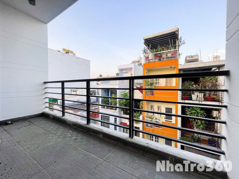 Vừa trống sẵn căn hộ 1pn ban công gần sân bay TSN
