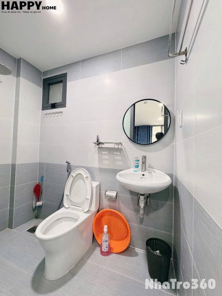 Vừa khai trương phòng trọ có ban công gần sân bay