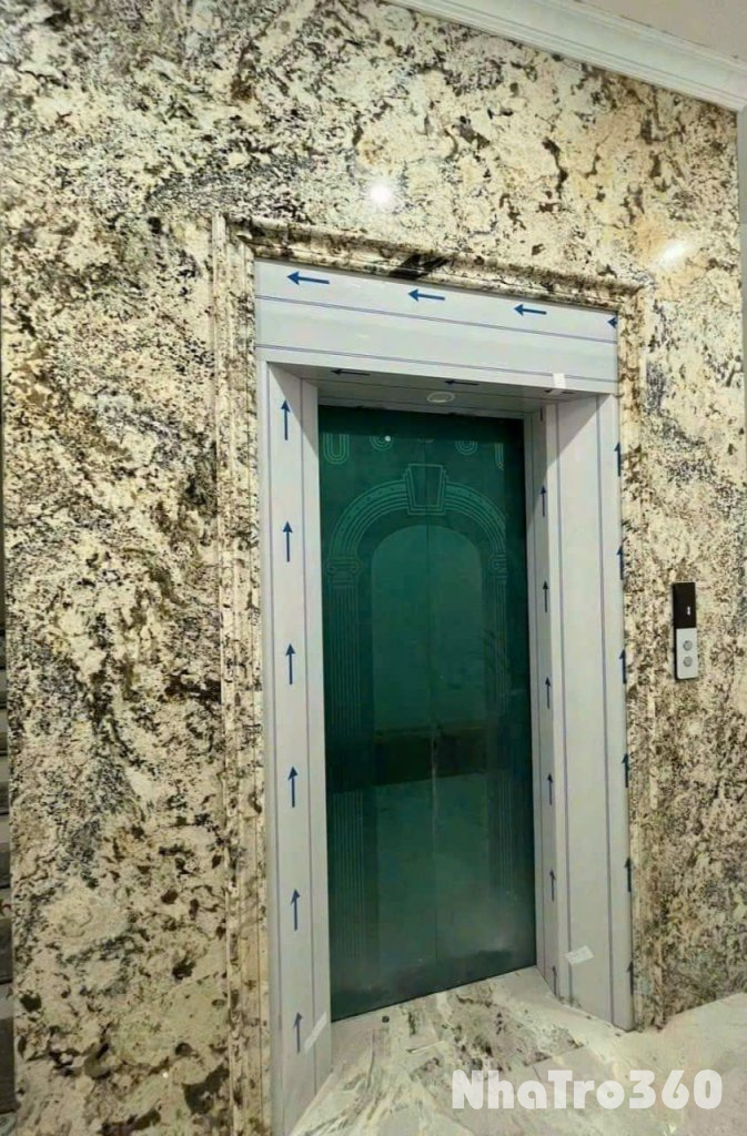 Nhà mình cho thuê nhà mới, lô góc, 102m2_ 4T; vỉa hè, Lạc Trung-30 Tr