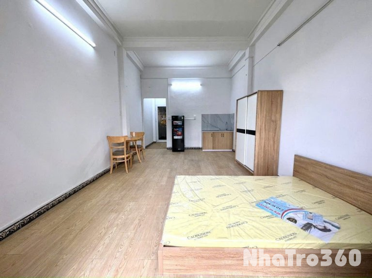 Cho thuê căn hộ Q4, Đường Nguyễn Tất Thành, gần ĐH Nguyễn Tất Thành, ĐH Luật, Chợ Xóm Chiếu