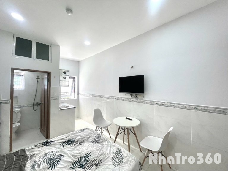 Phòng giá rẻ, hình thật, Full nội thất, cửa sổ