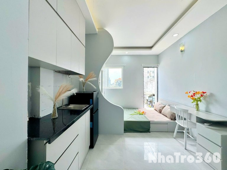 Cho thuê căn hộ ban công, Q1, đường Nguyễn Văn Cừ, gần Công Viên 23/9, cầu Nguyễn Văn Cừ, ĐH Sài Gòn