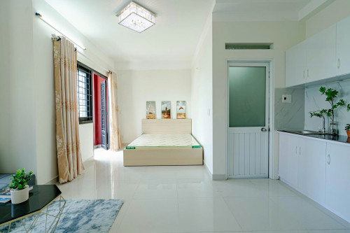 ✨️Cho thuê căn studio ban công ngay chân cầu Nguyễn Văn Cừ quận 1