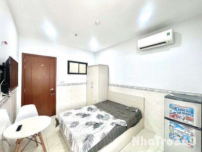 Phòng giá rẻ, hình thật, Full nội thất, cửa sổ