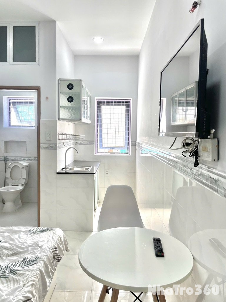 Phòng giá rẻ, hình thật, Full nội thất, cửa sổ