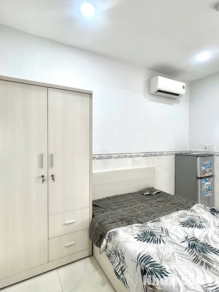 Phòng giá rẻ, hình thật, Full nội thất, cửa sổ