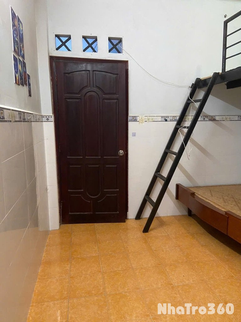 Phòng trọ Tân Bình, có gác lửng, cách T3 200 mét