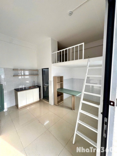 DUPLEX BAN CÔNG CÓ NỘI THẤT GẦN ETOWN CỘNG HOÀ QTB