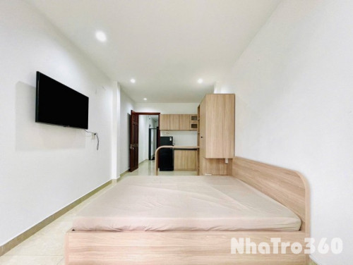 STUDIO BAN CÔNG QUẬN 1, NGAY NHÀ THỜ HỒNG