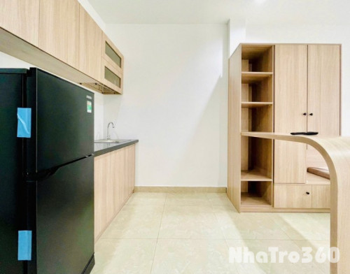 STUDIO BAN CÔNG QUẬN 1, NGAY NHÀ THỜ HỒNG