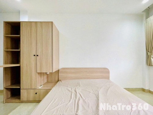 Cho thuê studio ban công cách công viên Lê Văn Tám chỉ 100m, gần chợ Tân Định, nhà thờ Tân Định,...