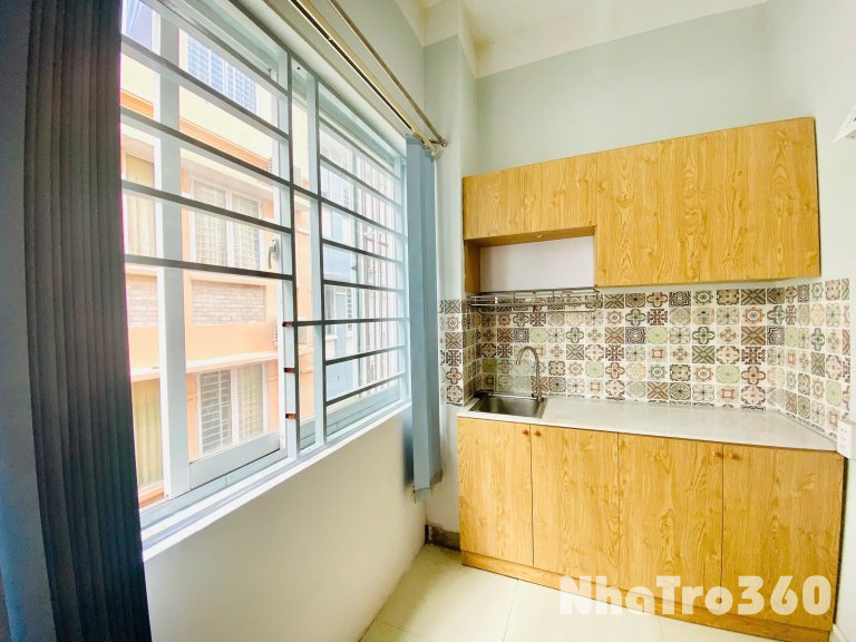 Cho thuê căn studio tách bếp cửa sổ thoáng Q1, gần chợ Thái Bình, nhà khách Phương Nam, Nowzone,...