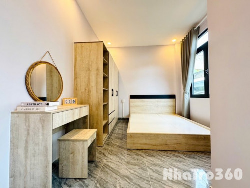 Căn hộ tách bếp, ban công Quận 4, Full nội thất
