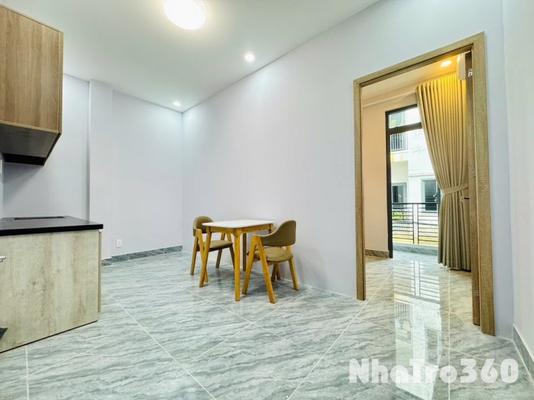 Căn hộ tách bếp, ban công Quận 4, Full nội thất