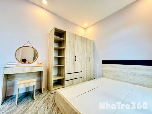 Căn hộ tách bếp, ban công Quận 4, Full nội thất