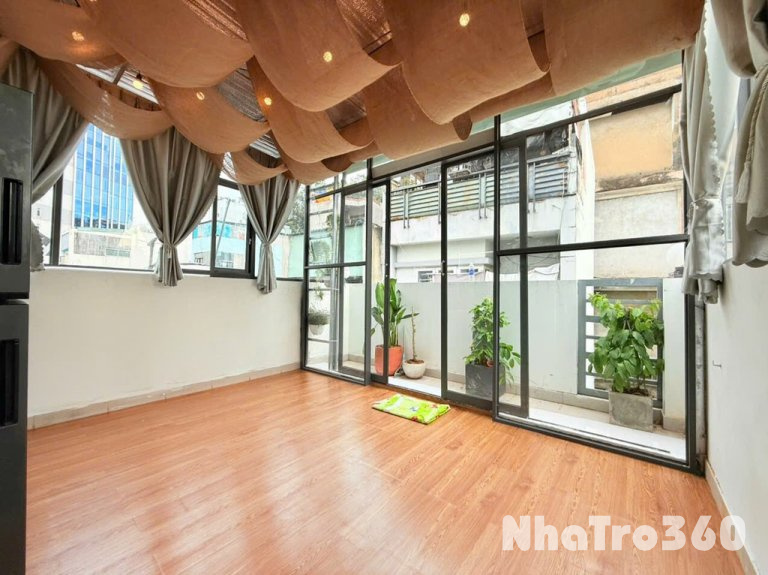 Cho thê căn hộ 1PN ban công quận 1, full nội thất