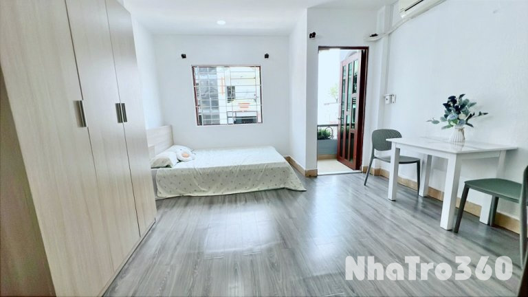 Studio ban công Q4, thang máy, mặt tiền Khánh Hội