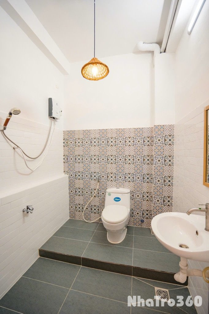 Cho thuê căn hộ ban công quận 1 full nội thất