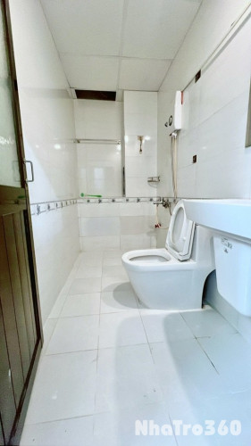 Studio ban công Q4, thang máy, mặt tiền Khánh Hội