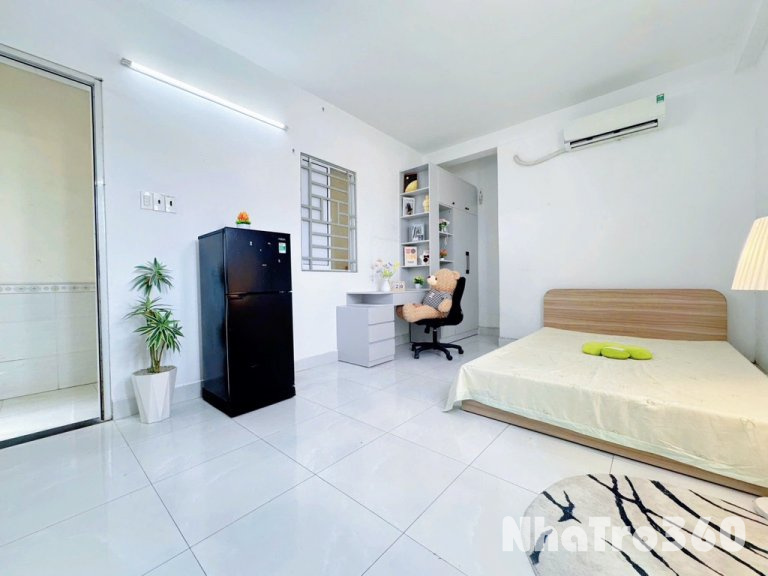 Studio Cửa Sổ Trời Full Nắng Ngay Ngã 4 Bảy Hiền