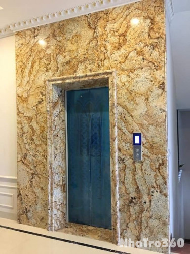 Cho thuê nhà mới, hai cửa đi, Hoàng Văn Thái, 102m2x 5T vỉa hè 30 Tr