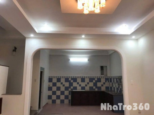 Cho thuê nhà nguyên căn 3 tầng 4 phòng ngủ gần chợ Ngô Quyền Phường 6 Đà Lạt giá 15tr