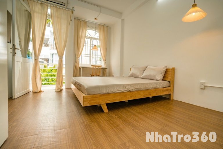 Cho thuê căn hộ ban công quận 1 full nội thất