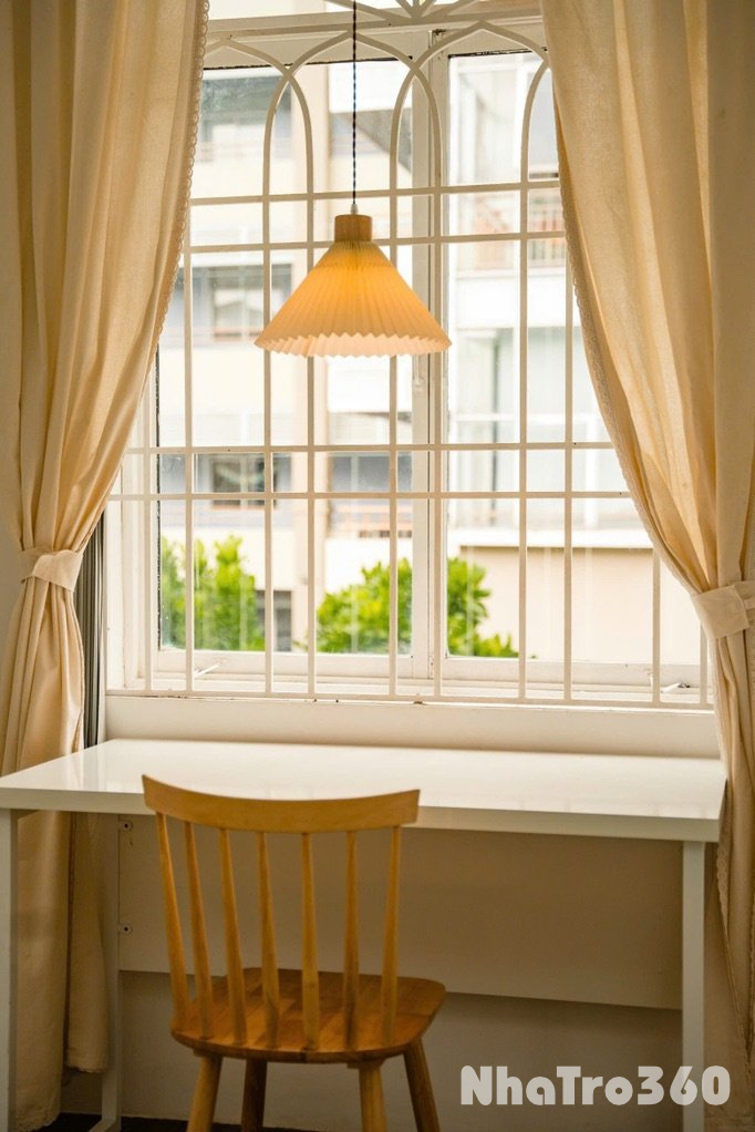 Cho thuê căn hộ ban công quận 1 full nội thất