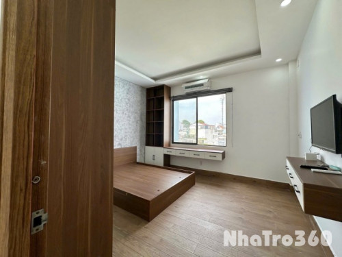 CĂN HỘ TÁCH BẾP CỬA SỔ FULL NỘI THẤT NGAY TÂN BINH